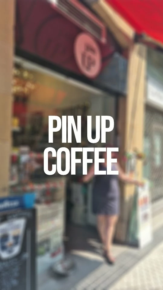 ☕✨ Descubre el rincón más retro y con más sabor de Donostia: Pin Up Coffee 💋
📍Calle San Bartolomé 4, en pleno corazón de San Sebastián.

Si eres amante del buen café, los sabores auténticos y los ambientes con personalidad, este es tu sitio. En Pin Up Coffee no solo se sirve café de especialidad, sino también sonrisas, detalles vintage y una energía única que te hará volver.

🍰 Deliciosos dulces artesanales
🥤 Opciones veganas y sin gluten
🎶 Buen rollo garantizado

.

☕✨ Donostiako txoko retro eta zaporetsuena ezagutu: Pin Up Coffee 💋
📍San Bartolome kalea 4, Donostiaren bihotz-bihotzean.

Kafe onaren, benetako zaporeen eta nortasun berezia duten giroen zale bazara, hau da zure lekua. Pin Up Coffee-n ez da soilik espezialitatezko kafea zerbitzatzen; irribarreak, ukitu vintage-ak eta berriro etorri nahi izango duzun energia berezi bat ere badaude.

🍰 Etxeko gozo goxoak
🥤 Aukera begetarianoak eta glutenik gabeak
🎶 Giro ona bermatuta

#CoffeeLovers #SpecialtyCoffee #CaféConEstilo #CoffeeTime #BaristaLife #CoffeeBreak #CafeCulture #Donostia #SanSebastián #DonostiStyle #DonostiakoKafea #Gipuzkoa #SanBartolomé #BasqueCountry #Euskadi #PinUpCoffee