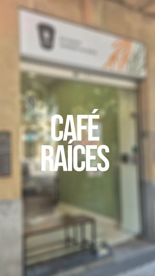 En pleno corazón de Donostia, CAFÉ RAÍCES (Urbieta 33) es mucho más que una cafetería: es sabor, calidez y alma local.

📍 Desde el primer sorbo, notarás que aquí el café se hace con mimo.

🌿Apuesta por producto de calidad, tueste propio y un ambiente que invita a quedarte.

🥐 Ideas para desayunar o desconectar.

📍 Urbieta 33 – Donostia

.

Donostiako bihotzean bertan, CAFÉ RAÍCES (Urbieta 33) kafetegi bat baino askoiz gehiago da: zaporea, berotasuna eta tokiko arima.

📍lehenengo tragoan nabarituko duzu hemen kafea maitasunez prestatzen dutela.

🌿 kalitatezko produktuen aldeko apustua, euren erara egindako erreketa eta gelditzeko gonbita egiten duen giroa.

🥐 Gosaltzeko edo deskonektatzeko aukera paregabea.

 

#sansebastian #donostia #sansebastianshops #comerciolocal #paisvasco #euskadi #basquecountry #shop #basquexperience #caféraices #donostiaCoffee #coffeelovers #localpower #urbietakalea #zaporeaetabihotza